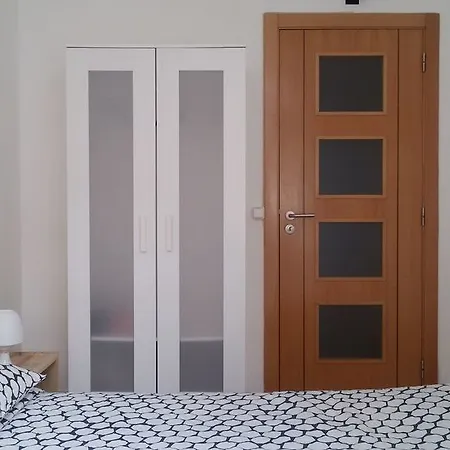 City Hostel Lisbon * Лісабон